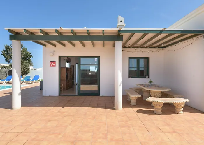 Vista De La Montana * Playa Blanca